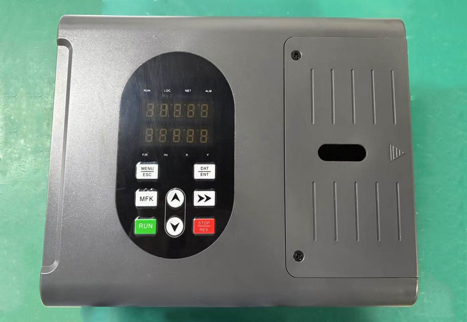 FS300 Series Intelligent Pump AC Drive - Image 3